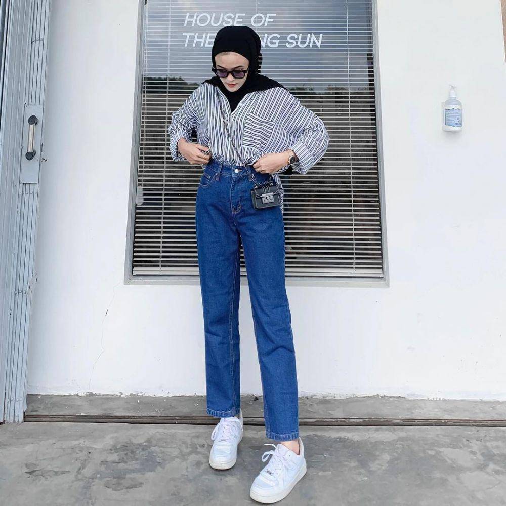 referensi OOTD dengan kemeja untuk bukber (instagram.com/fadhillakhaerunisa)