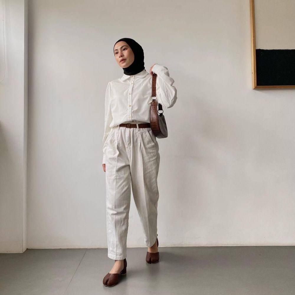 referensi OOTD dengan kemeja untuk bukber (instagram.com/clymontinesakianto)