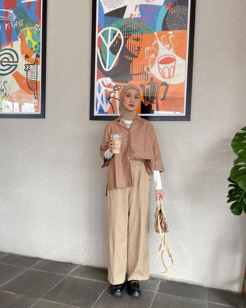 referensi OOTD dengan kemeja untuk bukber (instagram.com/inasrana)