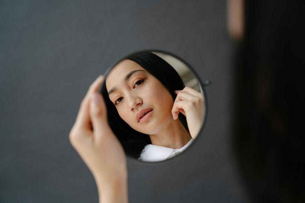 Mengapa Steroid Menyebabkan Moon Face dan Peningkatan Berat Badan?
