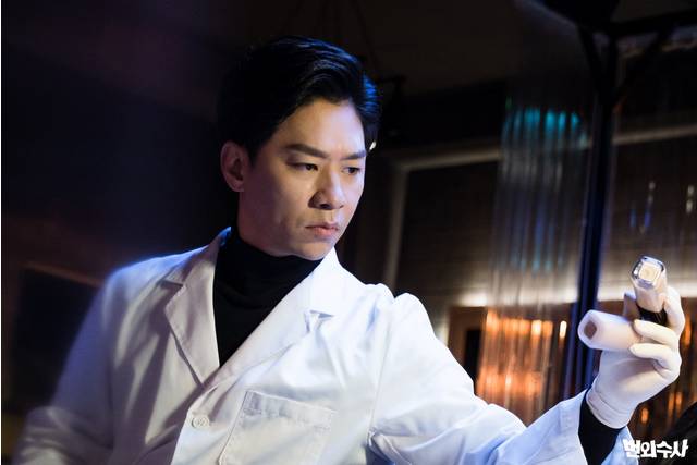 Jung Sang Hoon di KDrama Team Bulldog: Off-duty Investigation. (dok. OCN/Team Bulldog: Off-duty Investigation)