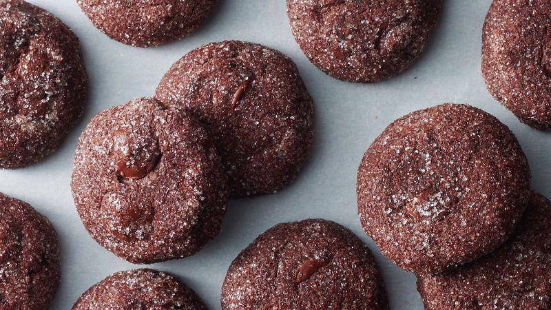 ilustrasi dark chocolate chip cookies (www.bettycrocker.com/Betty Crocker Kitchens)