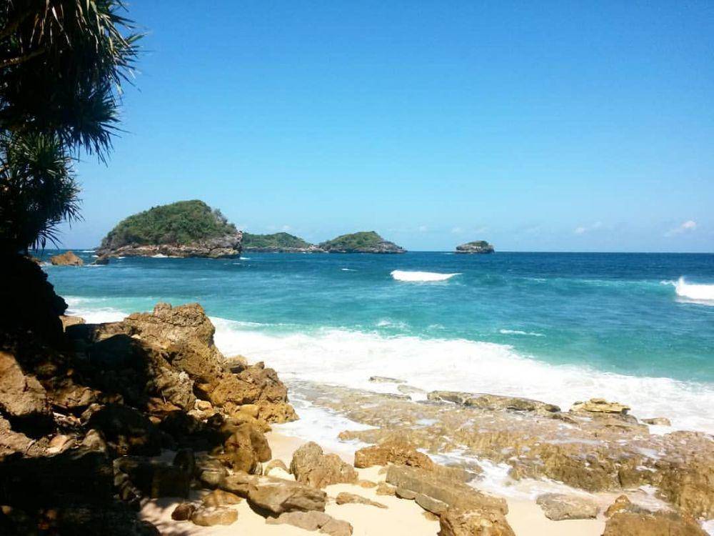 Pantai peh pulo (instagram.com/Eniesulistyorini)
