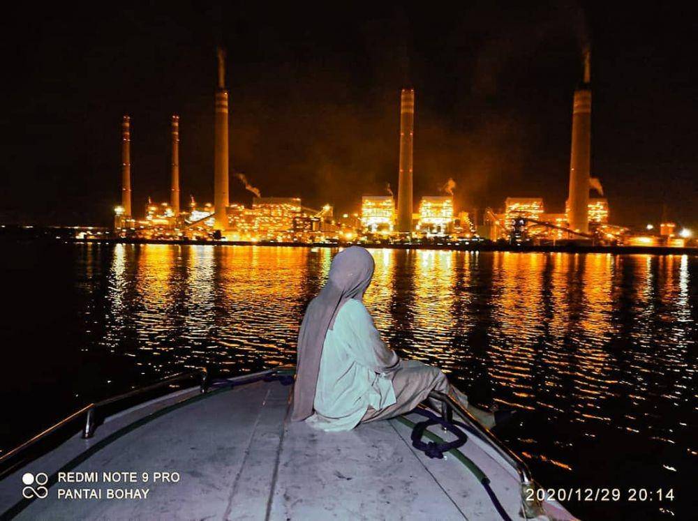 Wisata Pantai Bohay saat malam hari (instagram.com/mustika_puspa153)