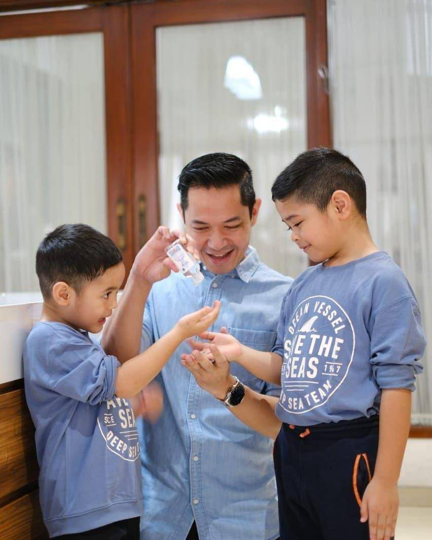 Dude Harlino dan buah hati (instagram.com/dude2harlino)
