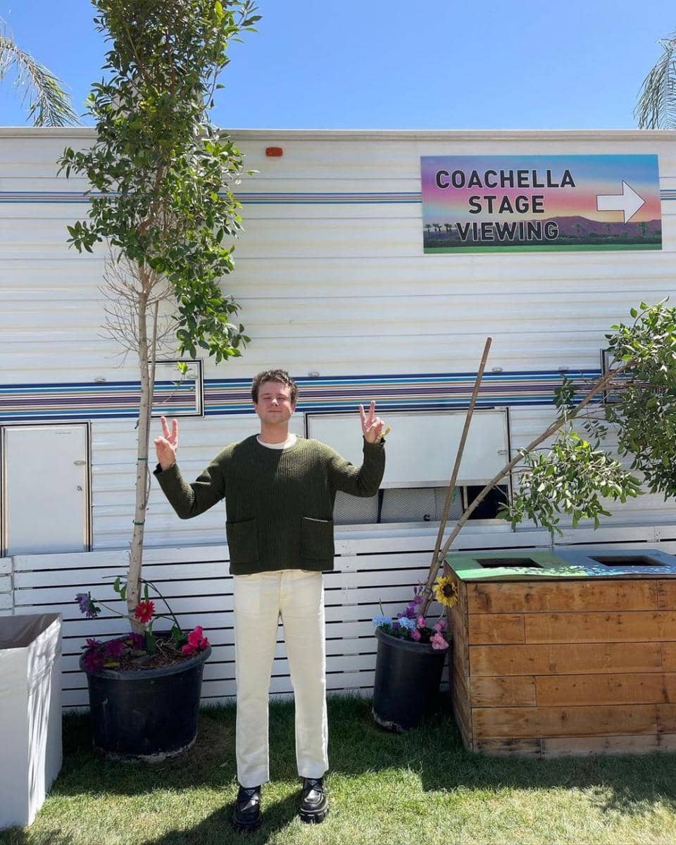 potret Alec Benjamin di Coachella 2022 (instagram.com/alecbenjamin)