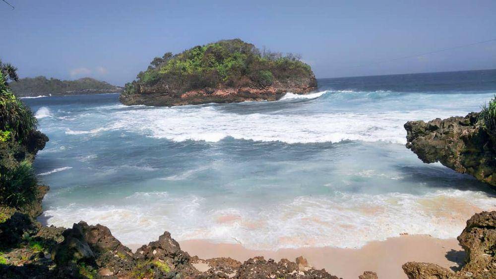 Pantai peh pulo (instagram.com/Jendra_dayu)