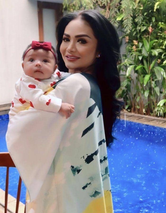 Kd ameena (instagram.com/krisdayantilemos)