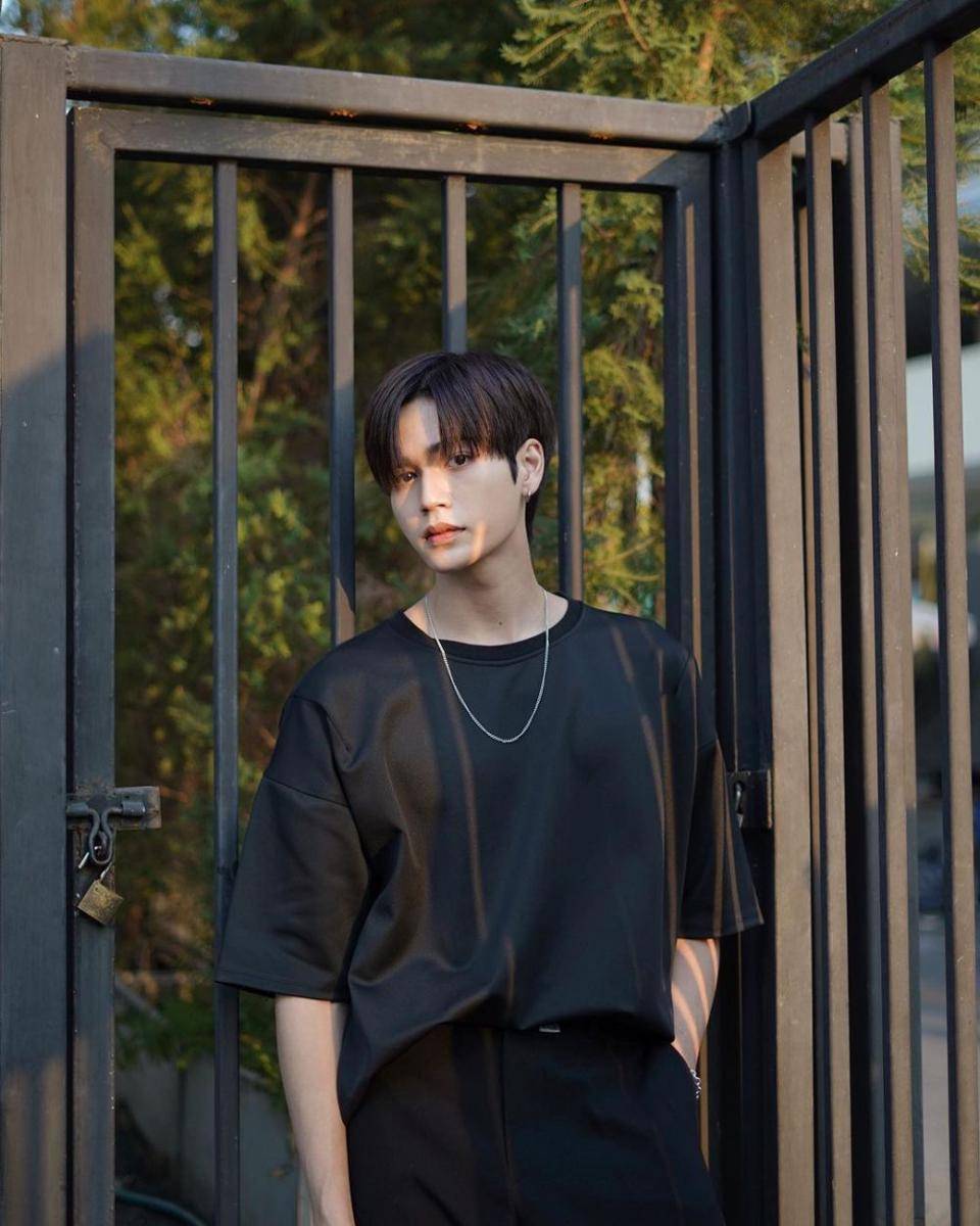 Mark Jiruntanin (instagram.com/markjrtn)