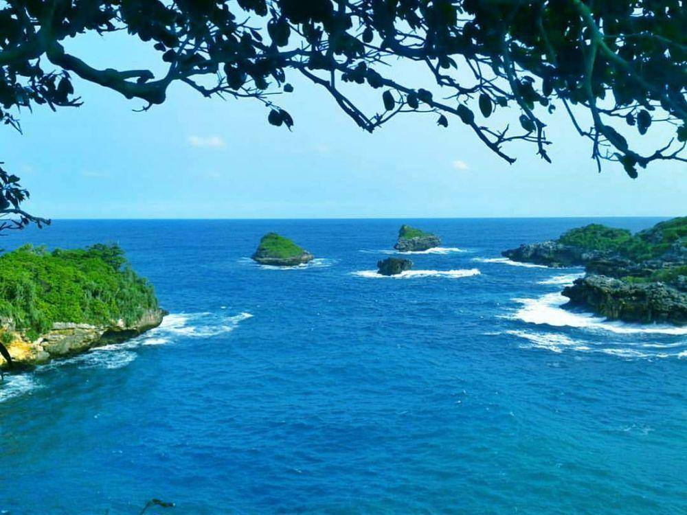 Pantai peh pulo (instagram.com/Shareblitar)