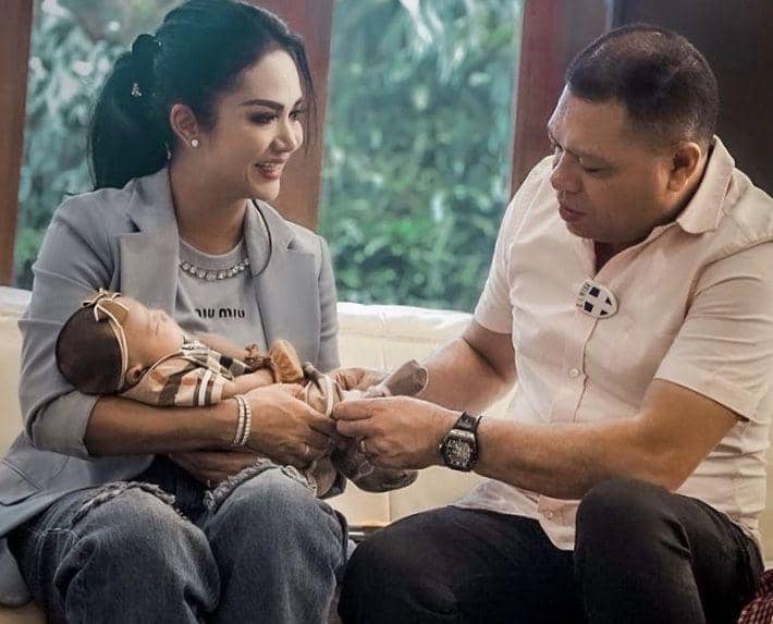 Kd ameena (instagram.com/krisdayantilemos)