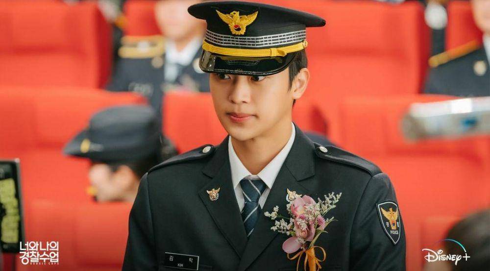 Lee Sin Young di drama Rookie Cops (instagram.com/disneypluskr)