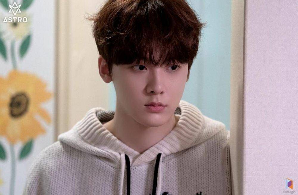 Yoon San Ha di drama Crazy Love (instagram.com/fantagio_official)