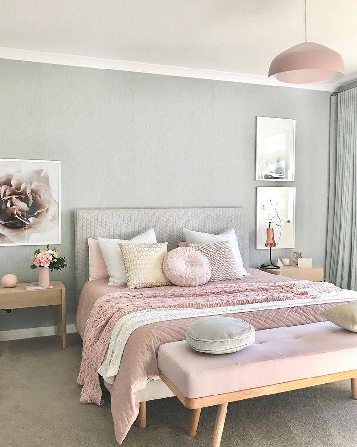 ilustrasi desain rumah pink pastel ala Bridgerton (pinterest.com/Miranda)