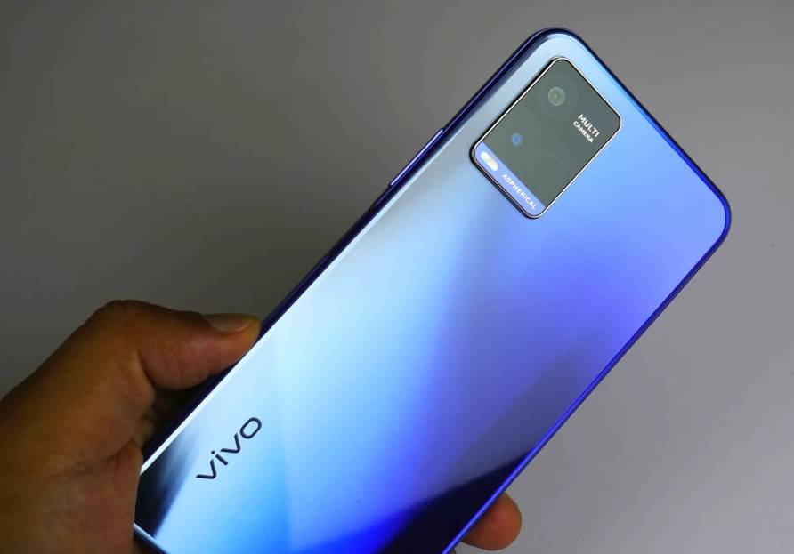 desain Vivo Y21 (phoneyear.com)