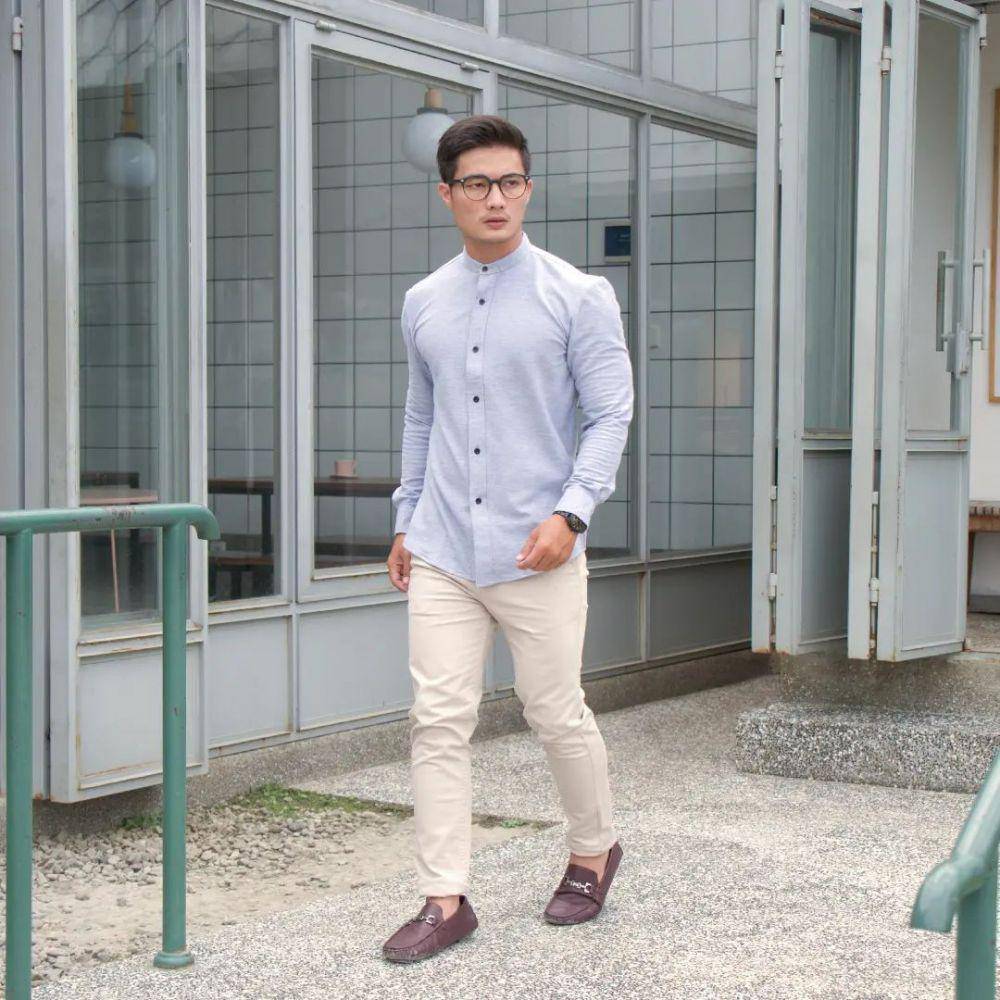 Rekomendasi merek kemeja collar band pria yang cocok dipakai saat Lebaran (Instagram.com/jouldas)