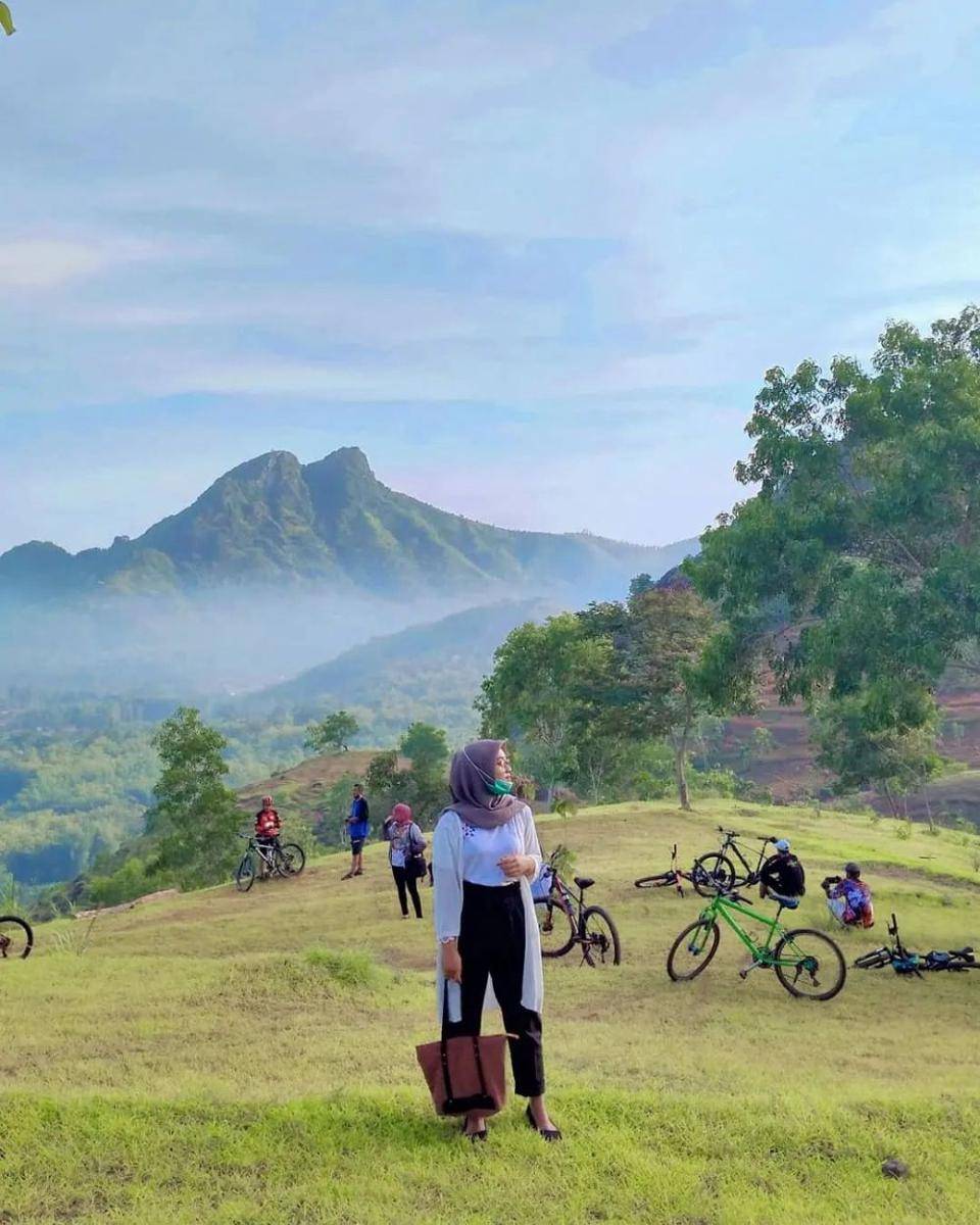 Watu Payung (instagram.com/dhanaamalia__)