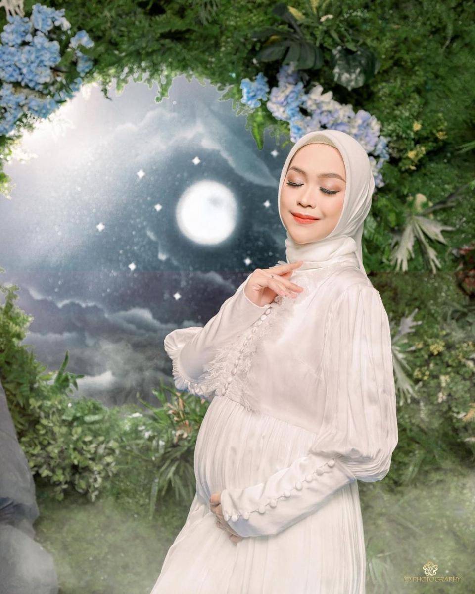 potret maternity shoot Ria Ricis oleh FD Photography (instagram.com/fdphotography90)