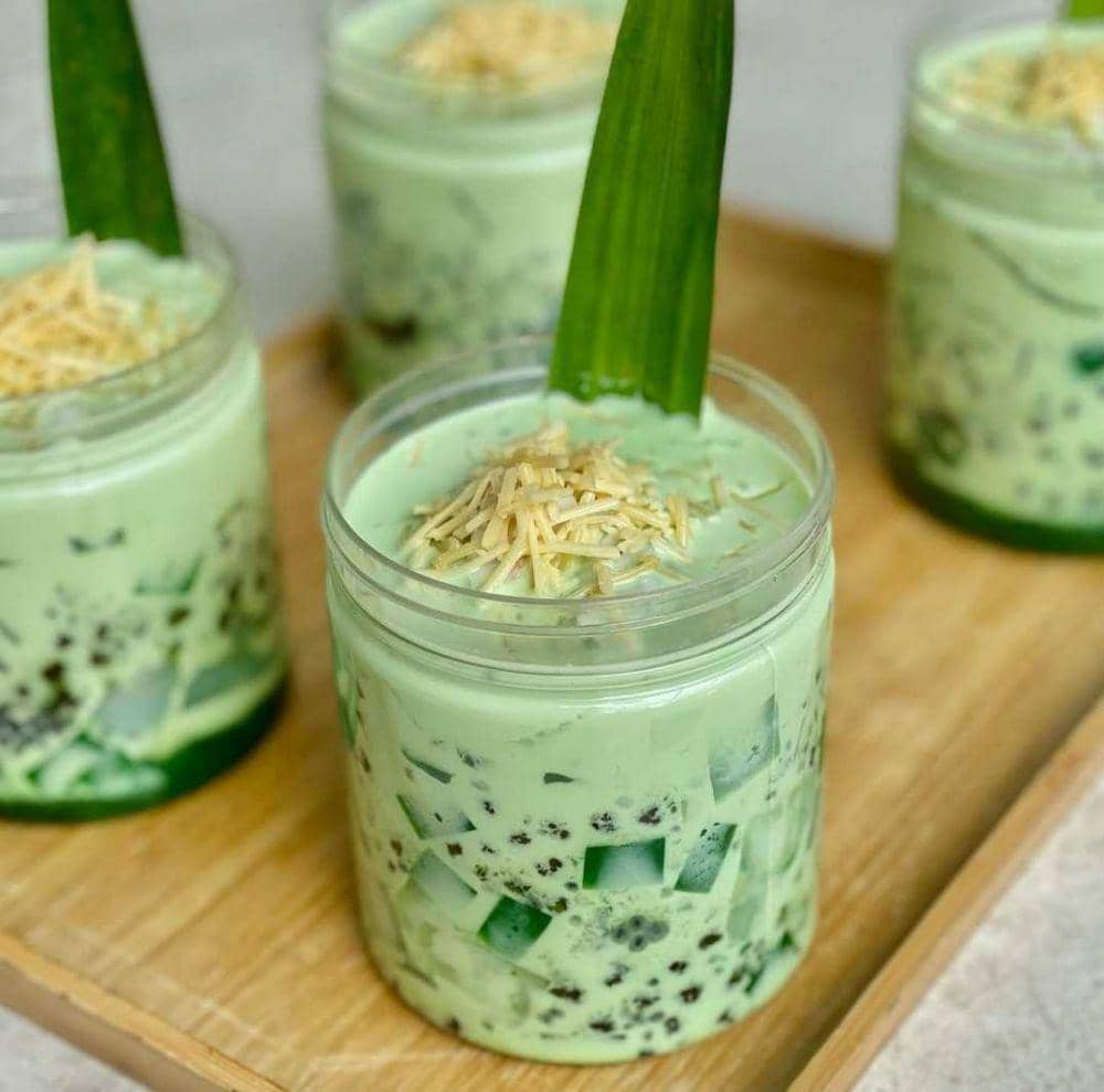 Buko pandan (instagram.com/bunes_kitchen)