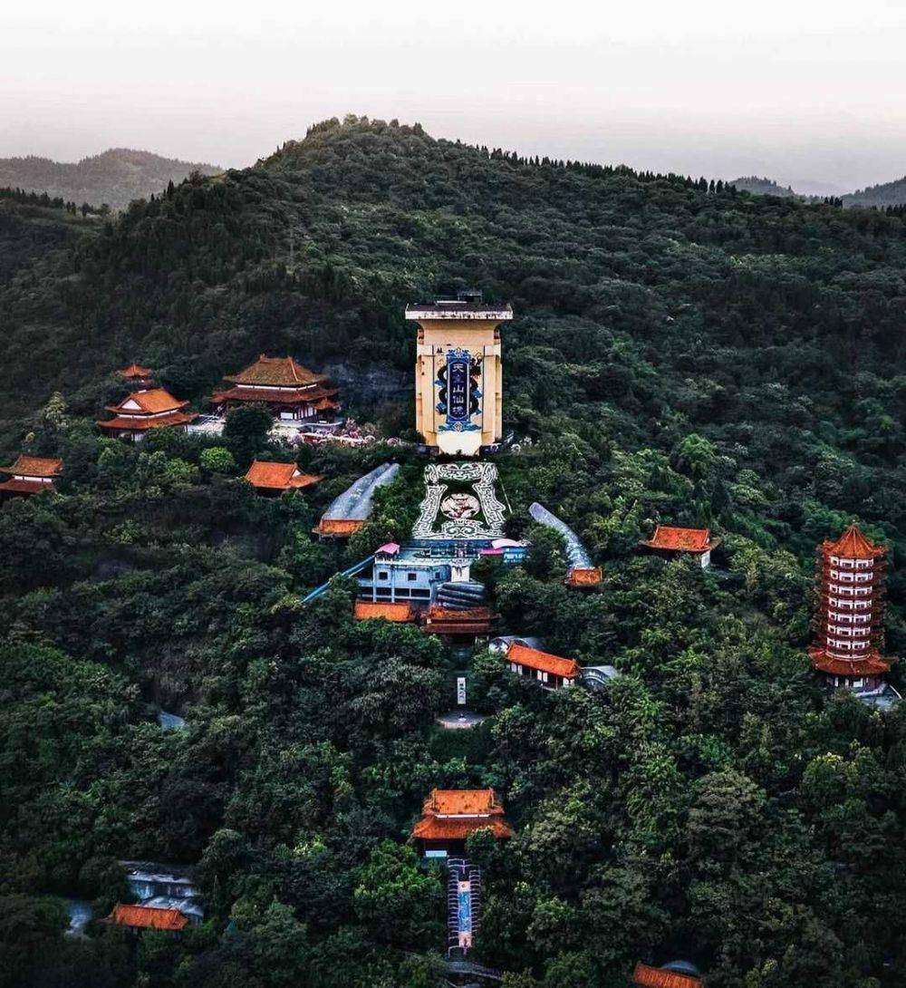 Fengdu Ghost City (instagram.com/interpals_net)