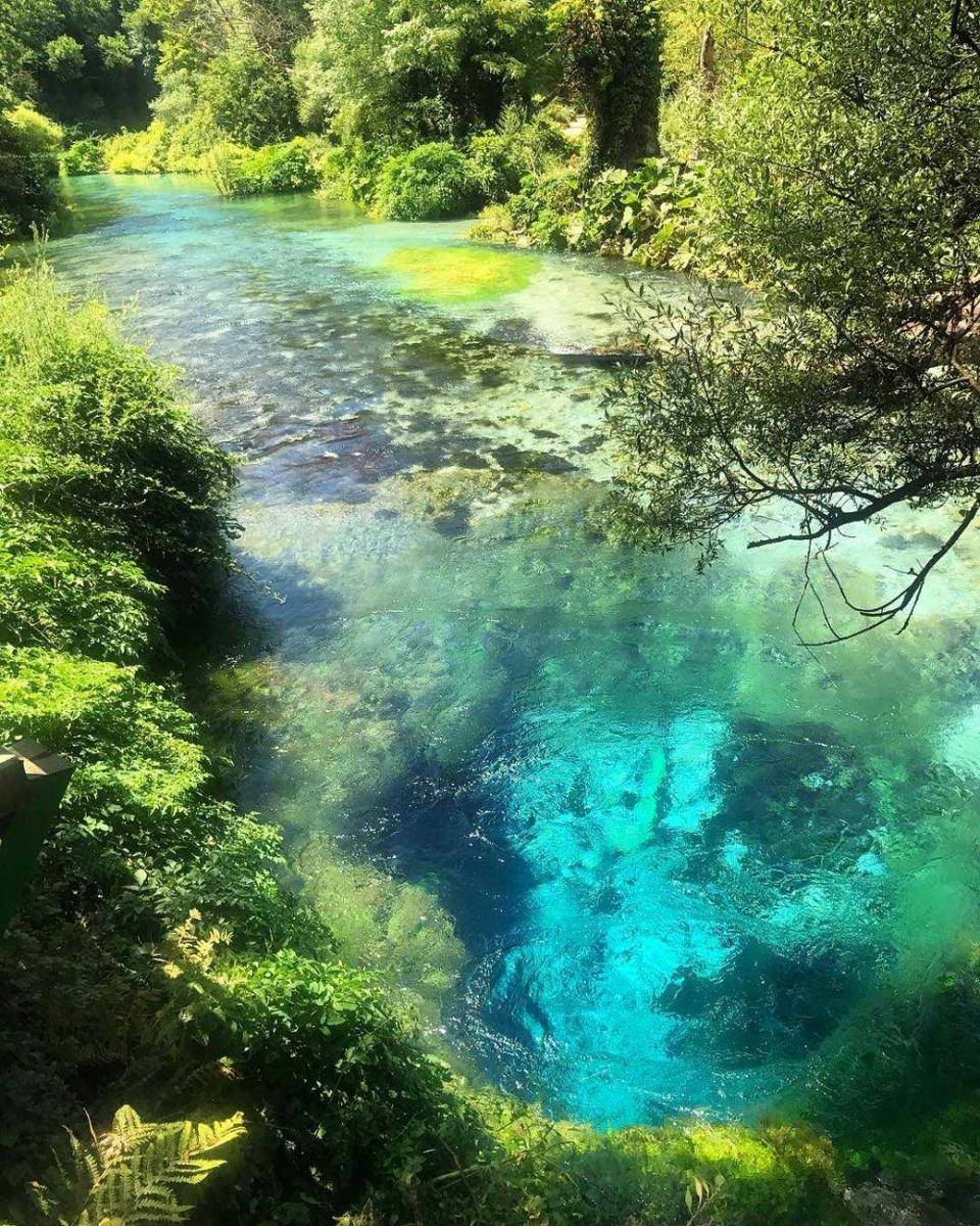 The Blue Eye (instagram.com/48hoursineurope)
