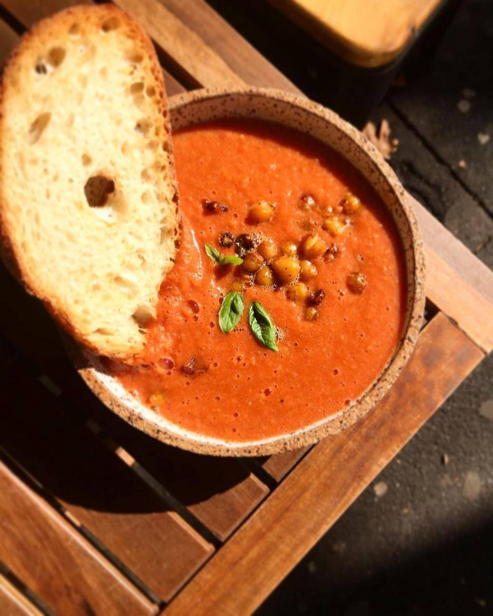 tomato chickpeas soup (instagram.com/glider_cafe)