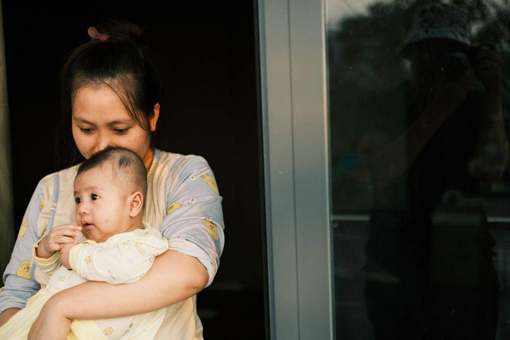 ilustrasi perempuan dan anak (unsplash.com/huanshi)