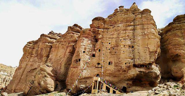 gambar Gua Mustang (instagram.com/acethehimalaya)