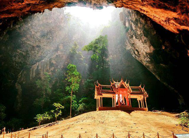 gambar Gua Phraya Nakhon (instagram.com/theadventuresofanexpat)