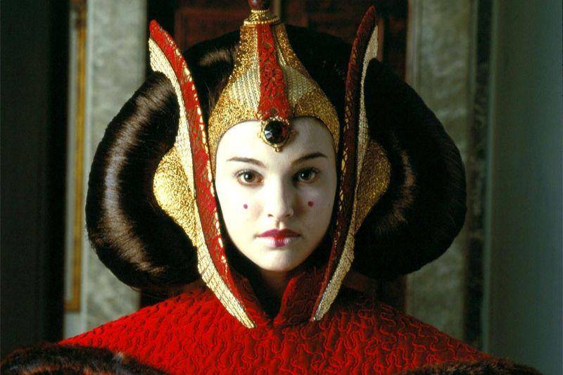 Natalie Portman dalam film Star Wars: Episode I – The Phantom Menace (dok. Lucasfilm Ltd./Star Wars: Episode I – The Phantom Menace)