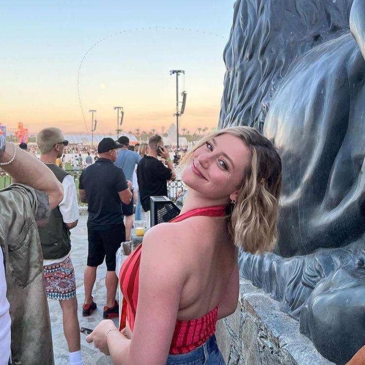 Lili Reinhart (instagram.com/lilireinhart)