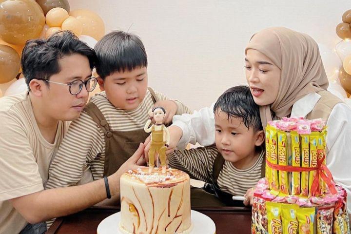10 Potret Akur Ririe Fairus dan Ayus Sabyan Rayakan Ultah Anak Bungsu
