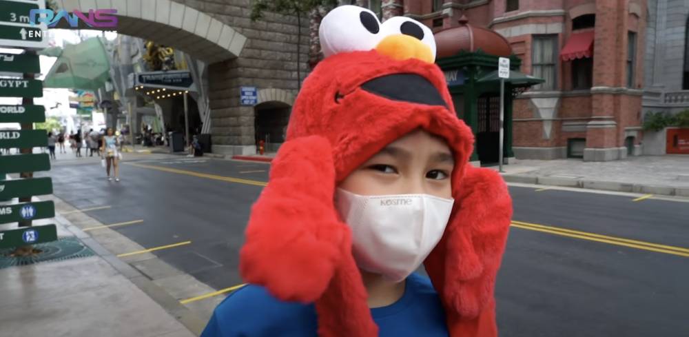 Potret Rafathar di Universal Studio (YouTube.com/Rans Entertainment)