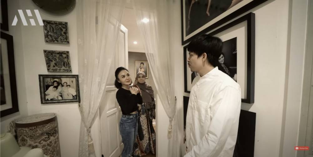 Momen Aurel, Atta, dan Ameena di rumah Yuni Shara (YouTube.com/AH)