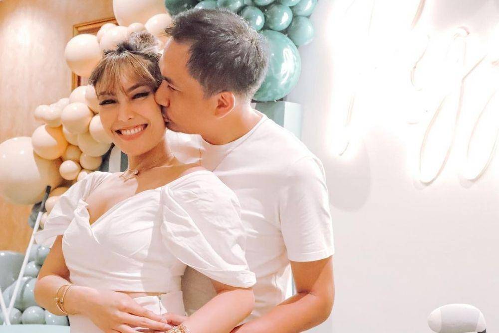 Ayu Dewi dan Regi Datau (instagram.com/mrsayudewi)