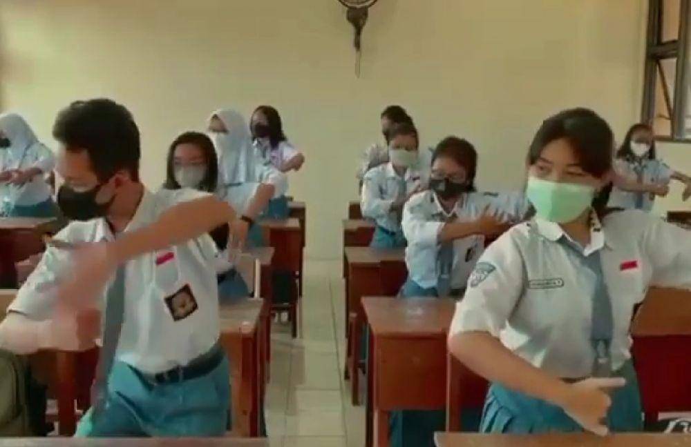 Abing Santoso, Guru SMKN 12 Surabaya (instagram.com/abing_santoso2961)
