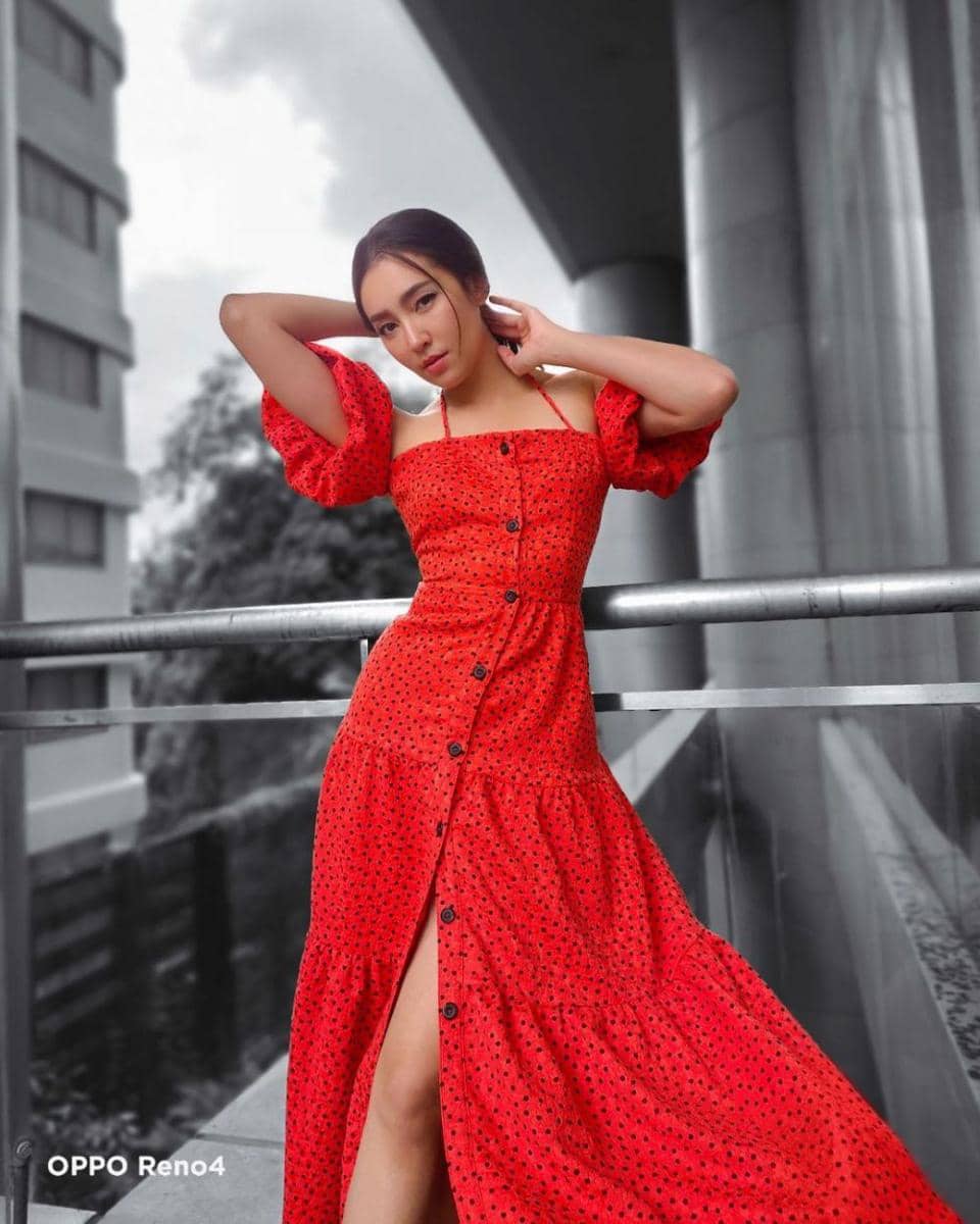 outfit merah Bella Campen (Instagram.com/bellacampen)