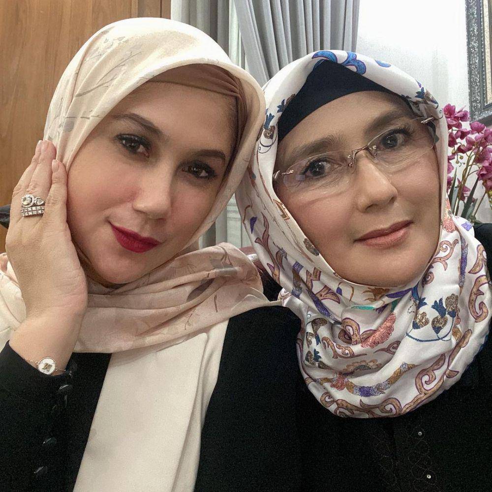 potret Marini Zumarnis dan Yati Octavia (instagram.com/marinizumarnisreal)
