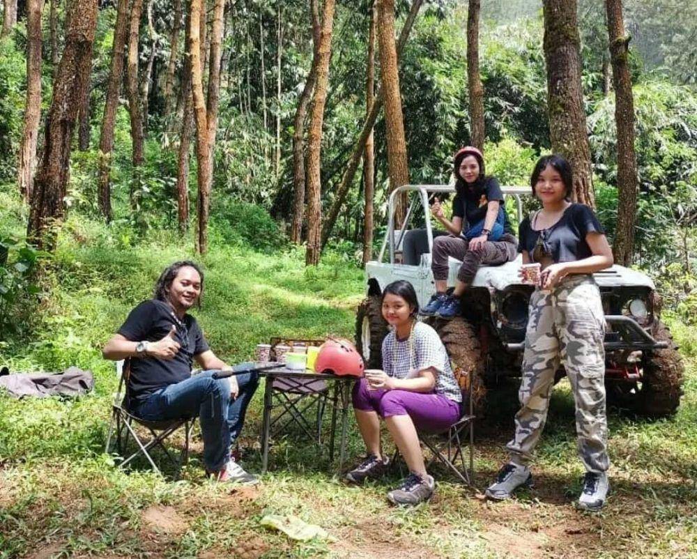 Agung Gimbal dengan anak dan istri (instagram.com/dummergimbal)