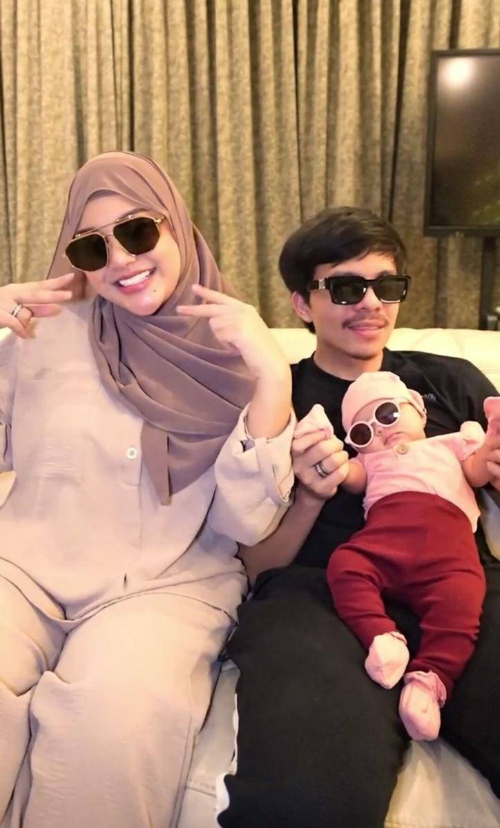 potret Ameena pakai kacamata hitam (instagram.com/aurelie.hermansyah)