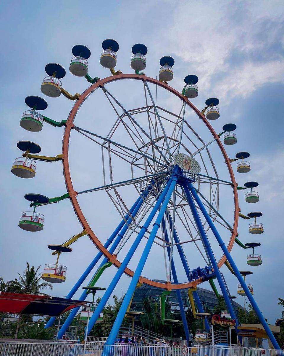 Saloka Theme Park, Semarang (instagram.com/vnunun_)