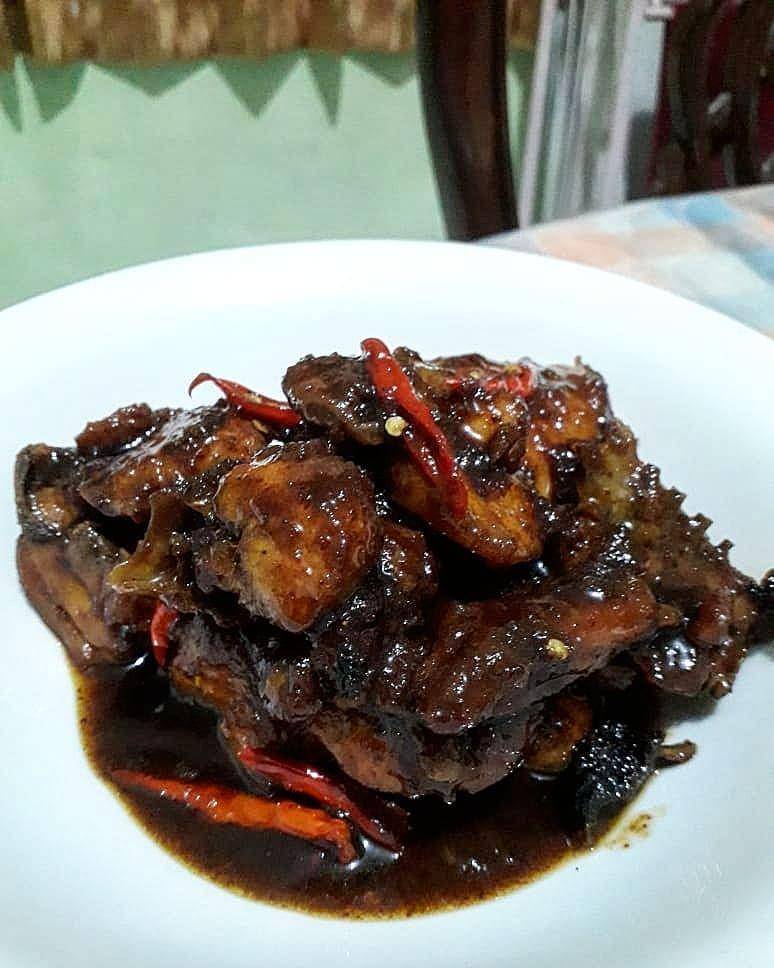 Ayam kecap (instagram.com/warung_karsen)