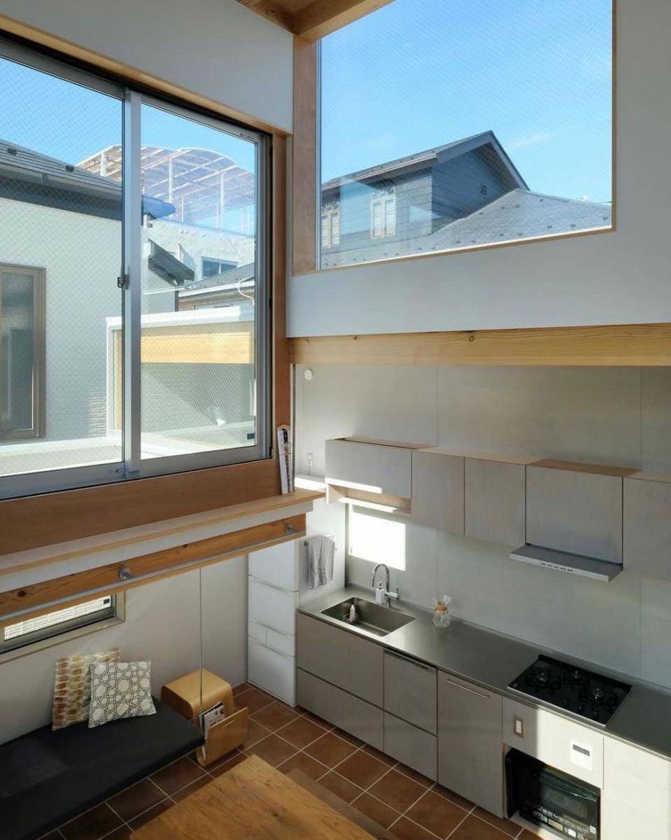 seamless window (instagram.com/dwellmagazine)