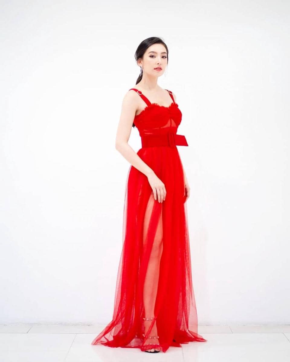 outfit merah Bella Campen (Instagram.com/bellacampen)