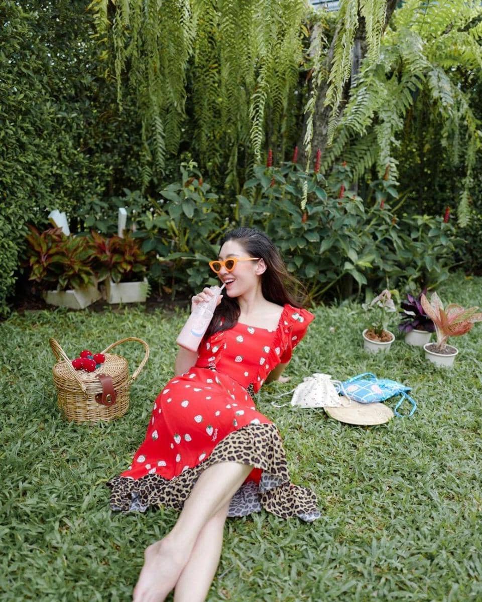 outfit merah Bella Campen (Instagram.com/bellacampen)