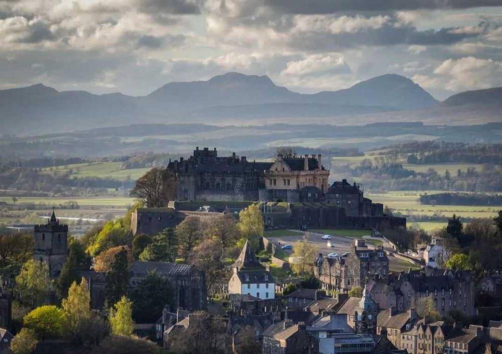 Stirling Castle (instagram.com/scotdrone)