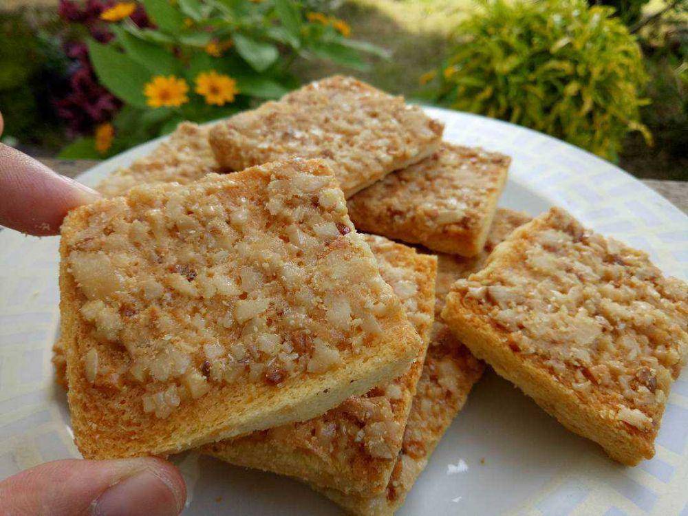 roti kering kenari (instagram.com/susanwilson24)