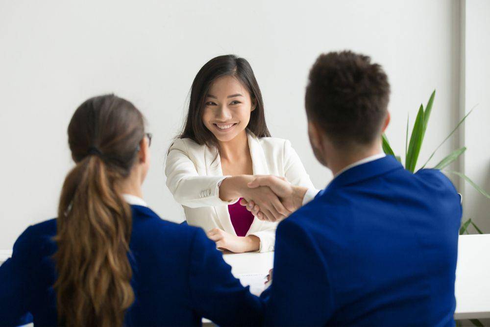 Melamar sebagai pekerja part-time (Shutterstock/fizkes)