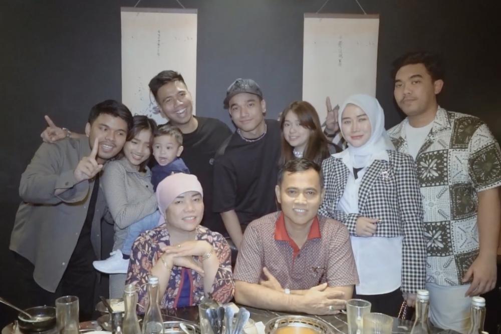 10 Momen Perayaan Ultah H. Faisal Opa Gala, Thariq Kasih Hadiah Mewah
