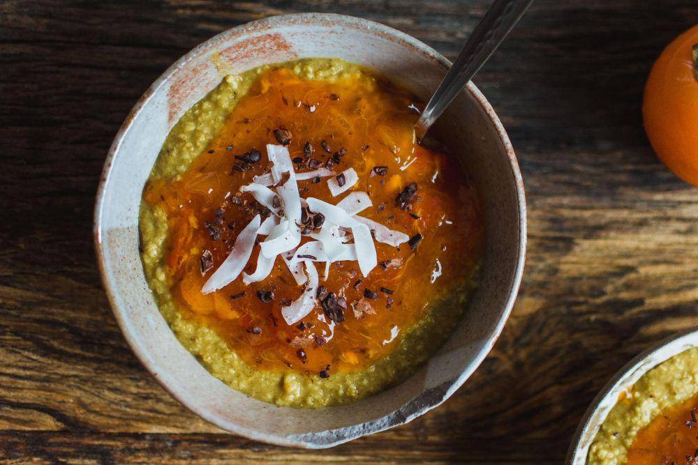 ilustrasi bubur jagung gula aren (unsplash.com/Klara Avsenik)